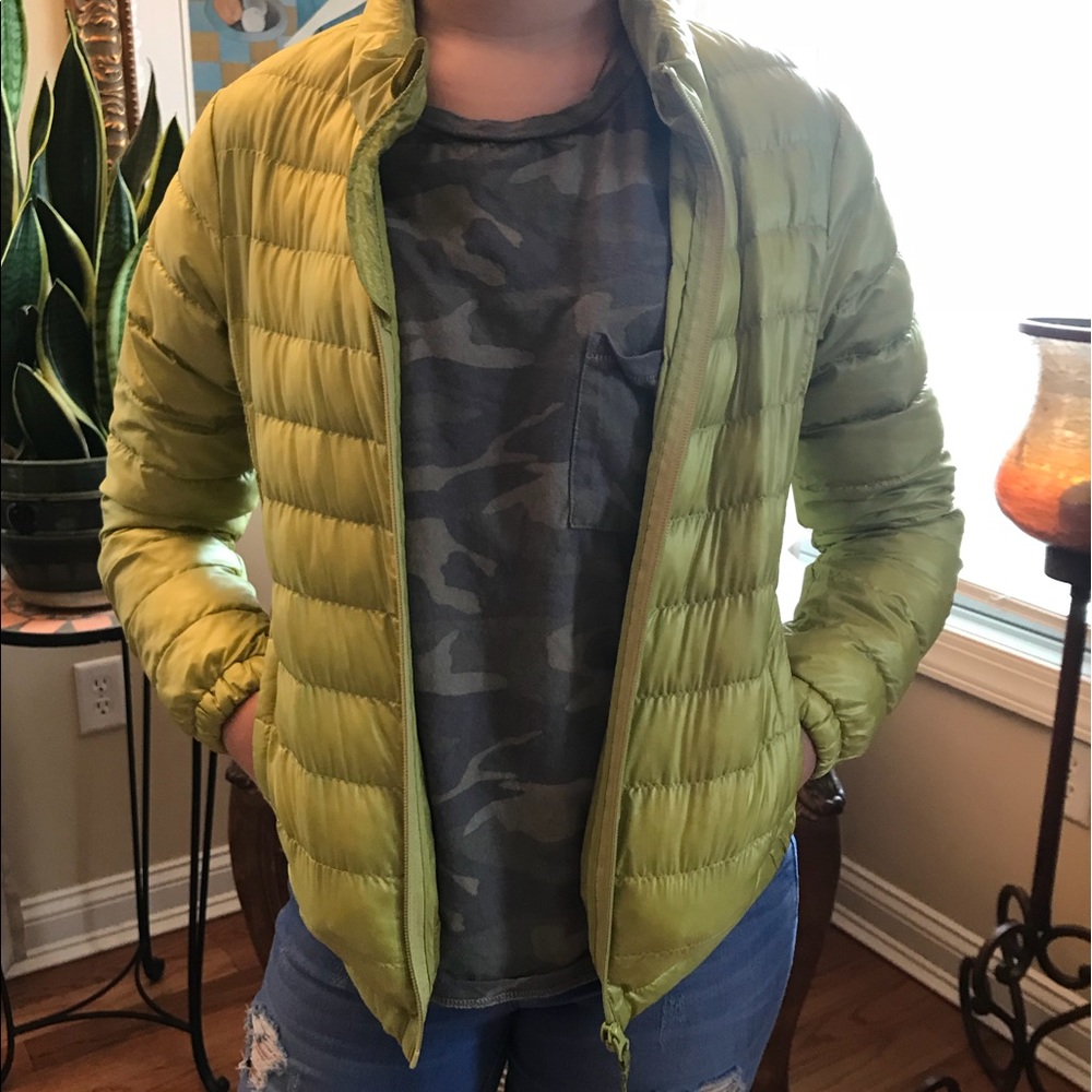 KIDS - UNI QLO Lime Green Size 9-10 Light Jacket